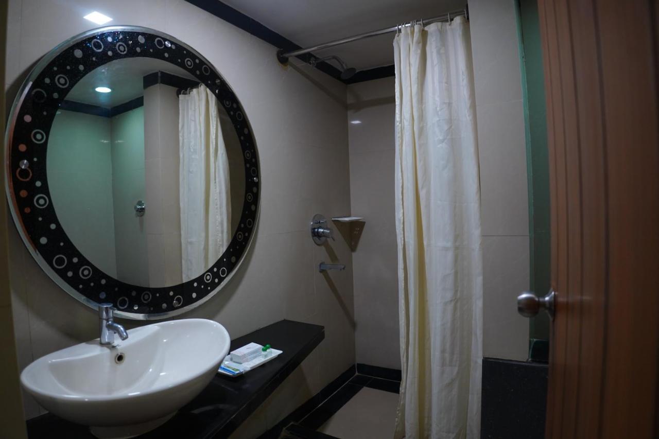 Hotel Grand Nagarjuna By Konark Hotels Guntūr Exteriér fotografie