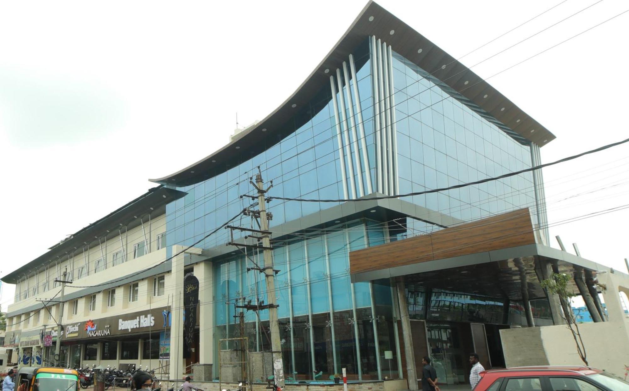 Hotel Grand Nagarjuna By Konark Hotels Guntūr Exteriér fotografie